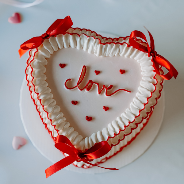 5" (2 Layer) Cookies and Cream Cake