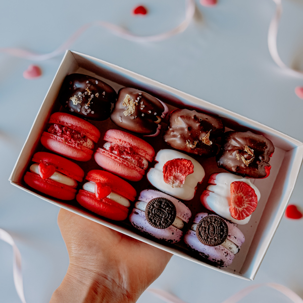 1 Dozen Assorted Macarons